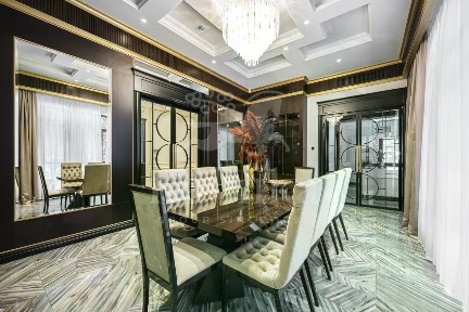 Продается 3-этажный дом, 658 м²