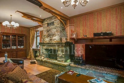 Продается 2-этажный дом, 400 м²