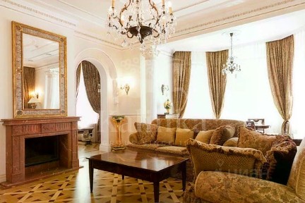 Продается 3-этажный дом, 860 м²
