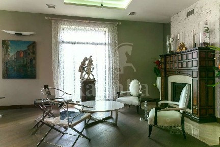Продается 4-этажный дом, 600 м²