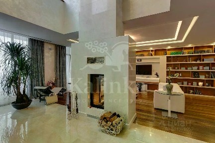 Продается 3-этажный дом, 600 м²