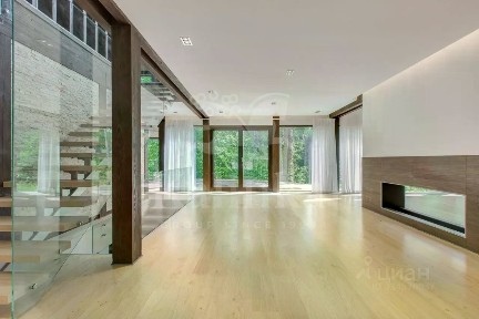 Продается 2-этажный дом, 500 м²