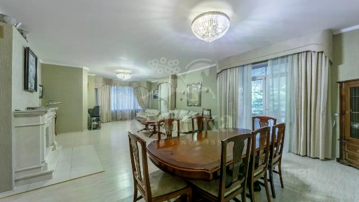 Продается 3-этажный дом, 339,5 м²