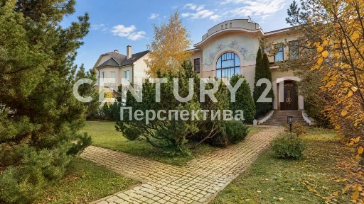 Продается 3-этажный дом, 630,8 м²