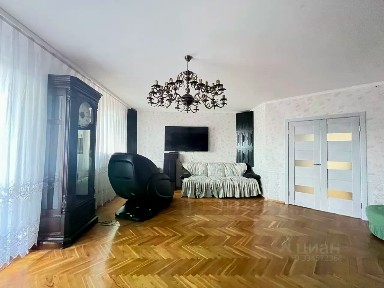 Продается 5-комн. квартира, 154,3 м²