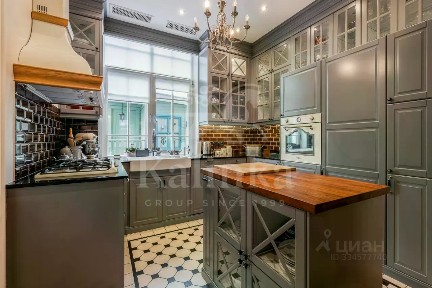 Сдается 3-этажный таунхаус, 306,7 м²