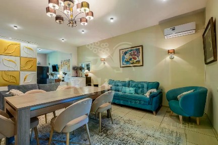 Сдается 3-этажный дом, 540 м²