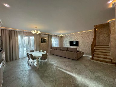 Сдается 2-этажный таунхаус, 230 м²