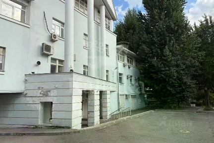 Продается здание, 1 472,3 м²