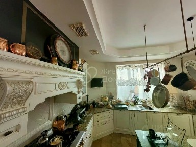Продается 3-этажный дом, 577,8 м²