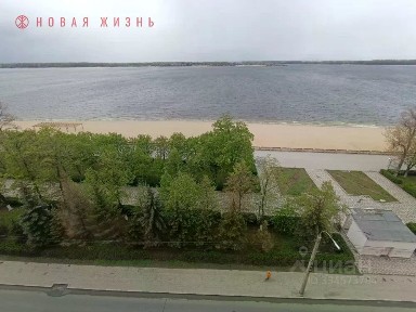 Продается 3-комн. квартира, 184,1 м²