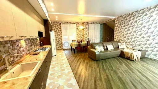 Продается 2-этажный таунхаус, 223 м²