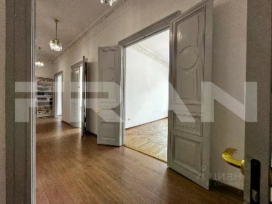 Сдается 5-комн. квартира, 180 м²