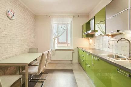 Продается 2-комн. квартира, 76,6 м²