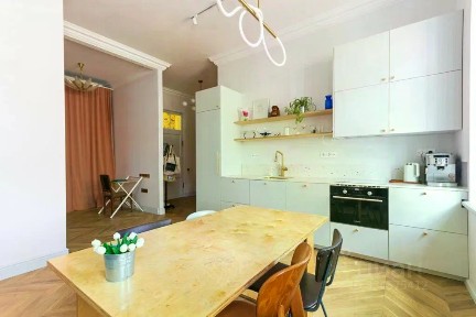 Продается 2-комн. квартира, 70 м²