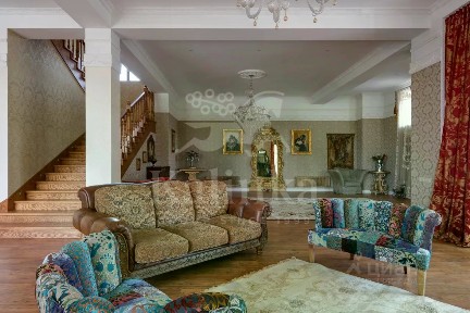Продается 4-этажный дом, 1 200 м²