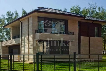 Продается 2-этажный дом, 359 м²