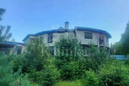 Продается 4-этажный дом, 1 700 м²