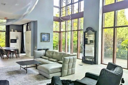 Продается 2-этажный дом, 450 м²