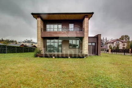 Продается 2-этажный дом, 245 м²