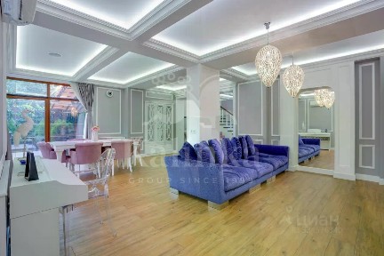 Продается 2-этажный дом, 261 м²