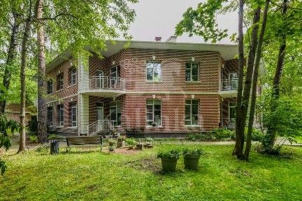 Продается 2-этажный таунхаус, 927,3 м²