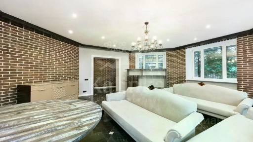 Продается 4-этажный таунхаус, 370 м²