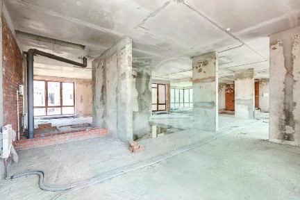 Продается 3-этажный дом, 702 м²
