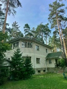 Продается 3-этажный дом, 338 м²