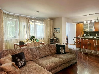Сдается 4-комн. квартира, 139,5 м²