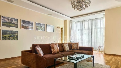 Сдается 2-комн. квартира, 143,7 м²