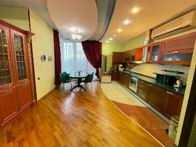 Сдается 4-комн. квартира, 191,3 м²