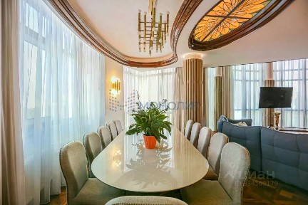 Продается 4-комн. квартира, 231,1 м²