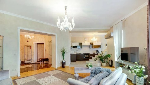 Продается 4-комн. квартира, 137,1 м²