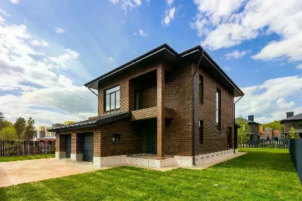 Продается 2-этажный дом, 272 м²