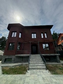 Продается 4-этажный коттедж, 476,4 м²