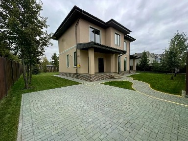 Продается 2-этажный дом, 210 м²
