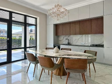 Продается 2-этажный дом, 240 м²