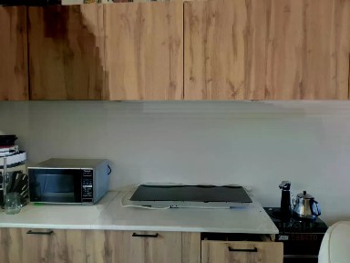 Сдается 50% часть 2-этажного дома, 300 м²