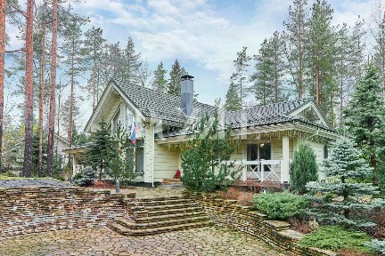 Продается 2-этажный дом, 439 м²