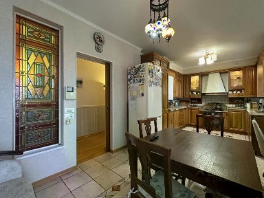 Продается 5-комн. квартира, 159 м²