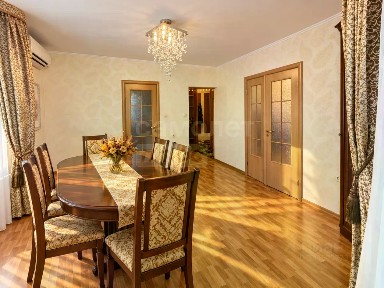 Продается 5-комн. квартира, 94 м²