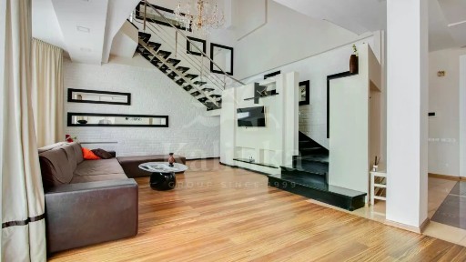 Продается многокомнатная квартира, 255,6 м²