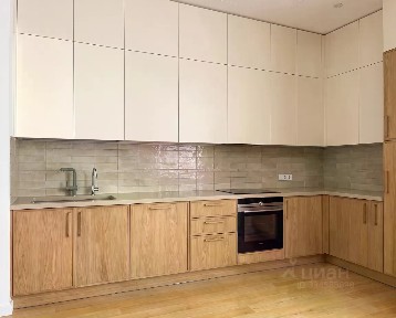Продается 3-комн. квартира, 141 м²