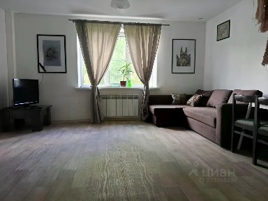 Сдается 2-этажный дом, 230 м²