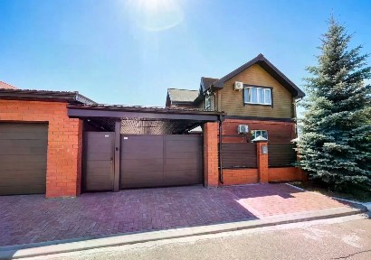 Сдается 2-этажный коттедж, 240 м²