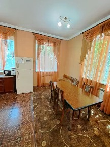 Сдается 2-этажный дом, 250 м²