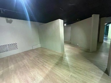Сдается торговая площадь, 226 - 550 м²