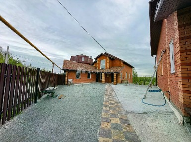 Сдается 4-этажный дом, 273,7 м²