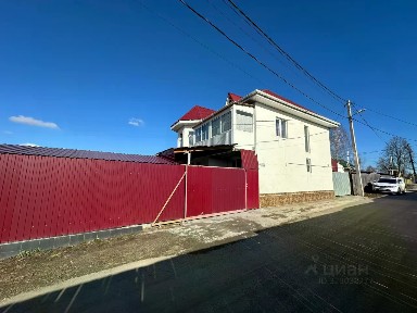 Сдается 2-этажный дом, 250 м²